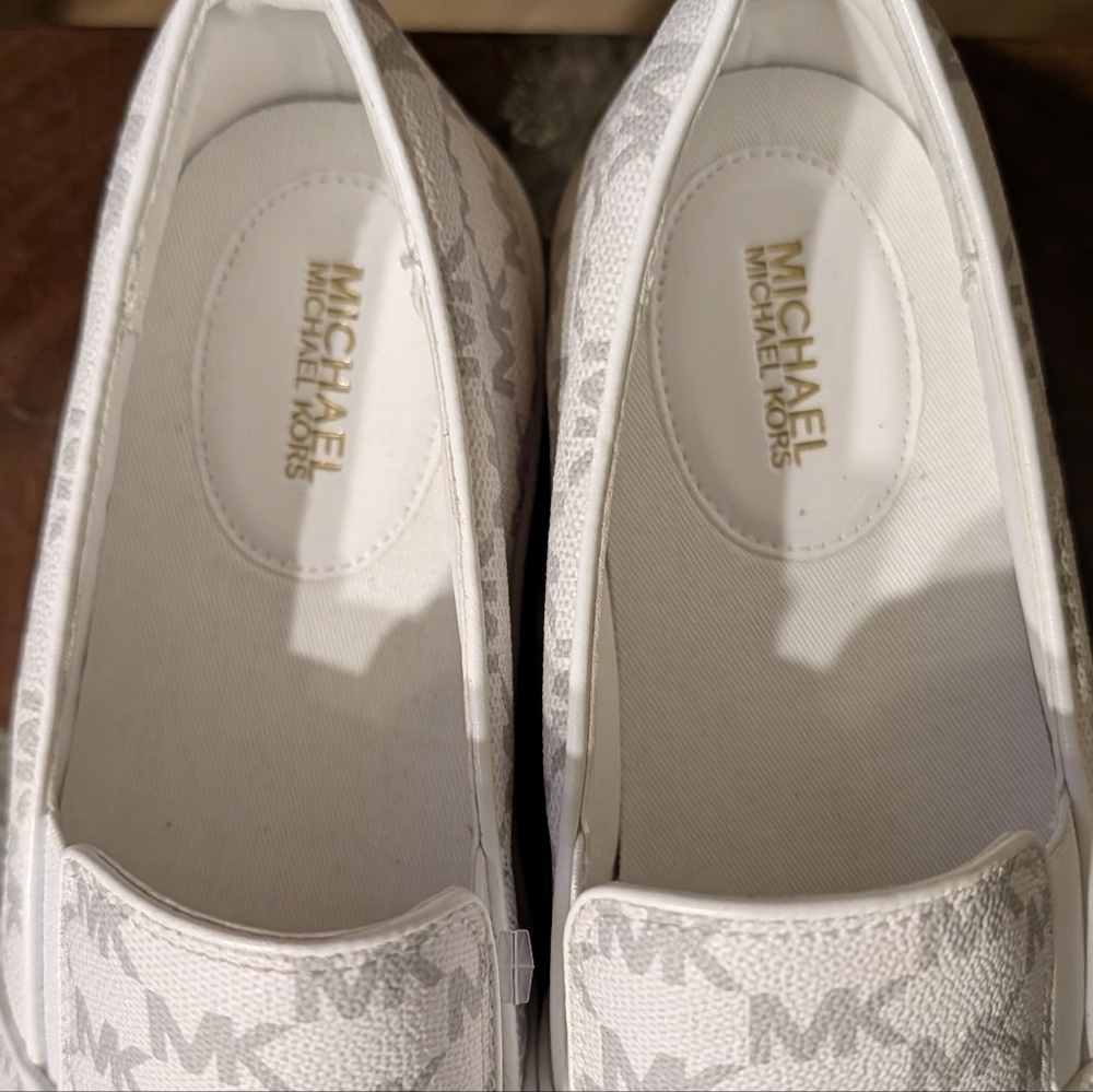 Michael Kors Teddi Sig Logo PVC Canvas Slip-on Sneakers sz 8.5 Grey on White - Picture 12 of 13